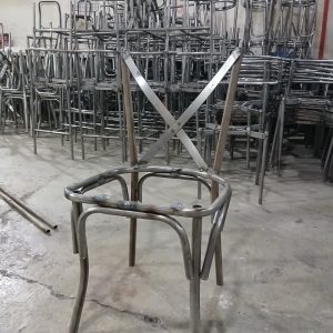 تولید کلاف میز و صندلی فلزی رستورانی و کافی‌شاپی
