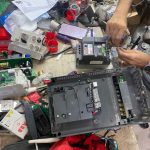 تعمیر اینورتر درایو، PLC و HMI در مشهد | تعمیر تجهیزات برق صنعتی بازرگانی عظیم زاده